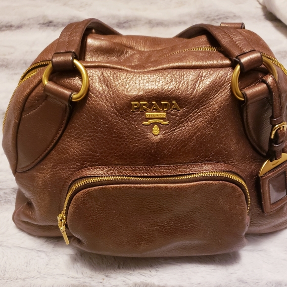 Authentic Prada handbag - Picture 4 of 16